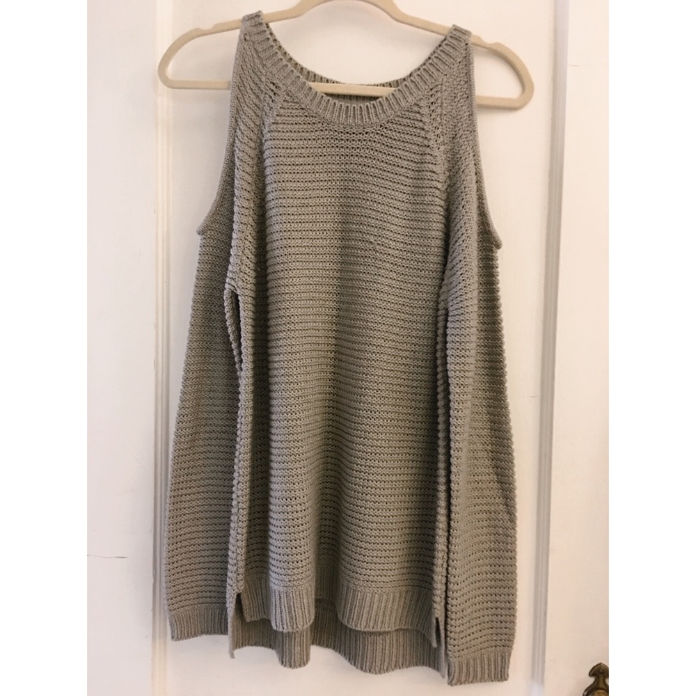 QUINN Cold Shoulder Jumper